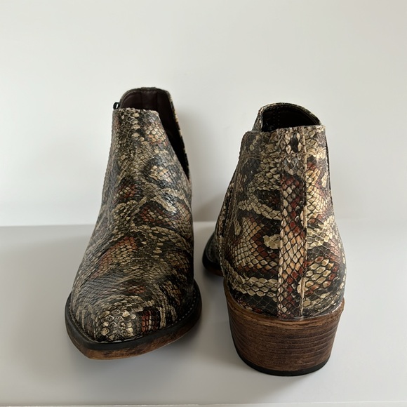 Roper Women’s Ava Faux Snake Snip Toe Ankle Boot - Picture 10 of 16